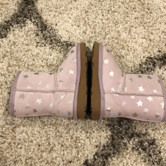 Authentic Toddler Star UGG Boots - Picture 3 of 7